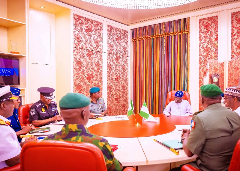 Service chiefs meet Tinubu